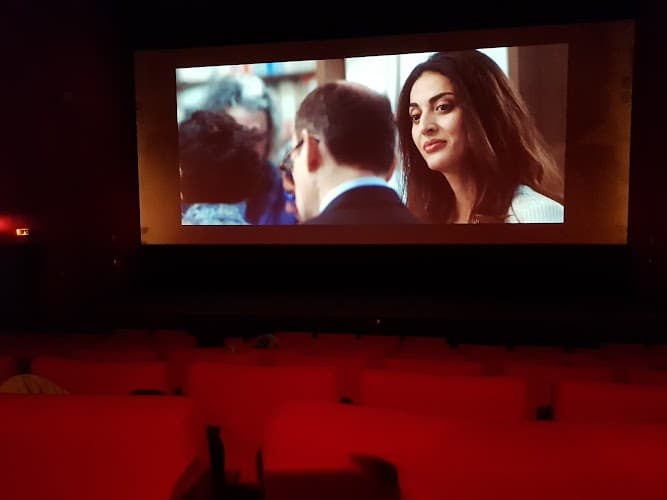 Quai 56 cinema in Guer